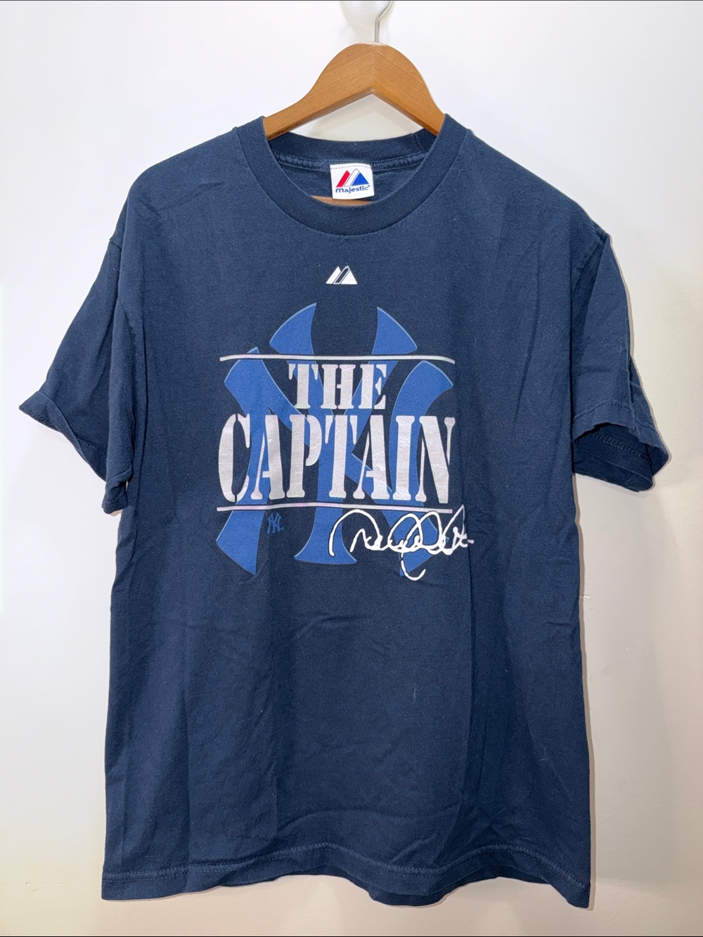Y2K Majestic Navy Blue 'The Captain' Graphic Tee Size L 29x22